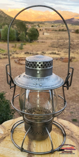 1913 UPRR - Union Pacific Railroad CC Overland Route Cnx Corning Globe A&W Lantern - RAILROADIANA
