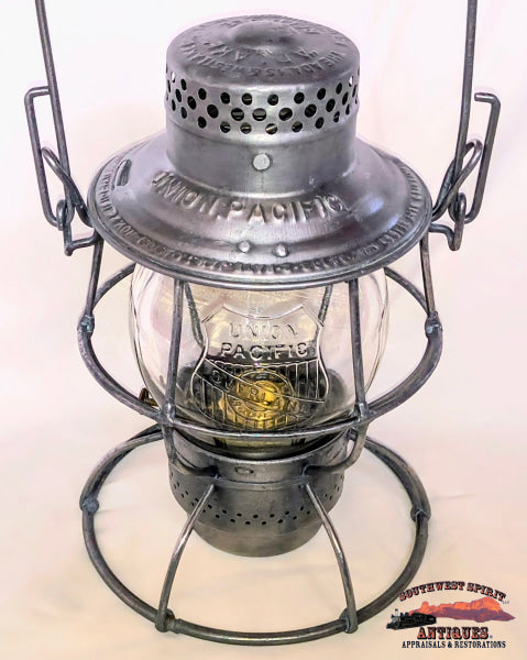 1913 UPRR - Union Pacific Railroad CC Overland Route Cnx Corning Globe A&W Lantern - RAILROADIANA