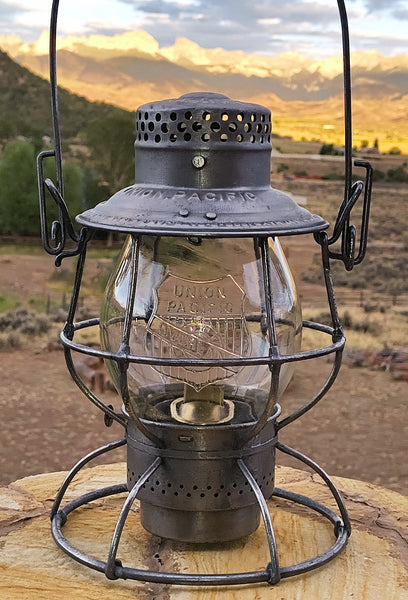 1913 UPRR - Union Pacific Railroad CC Overland Route Cnx Corning Globe A&W Lantern