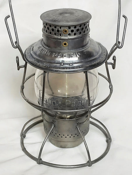 UPRR - Union Pacific Railroad 1913 Adlake Reliable Clear Cast Cnx Globe Lantern