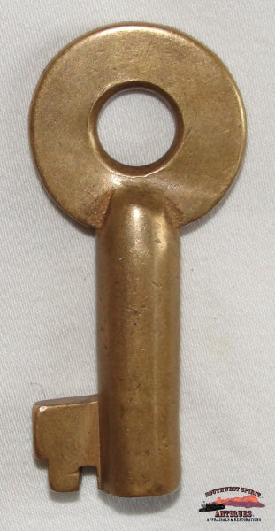 C&Sry - Colorado & Southern Railway Brass Switch Key W/Large Serif Letters Railroadiana