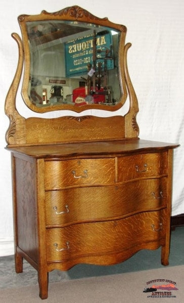 1890-1900 Oak Dresser W/ Serpentine Front Furniture