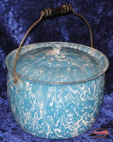 Berlin-Style Blue & White Large Swirl Preserving Kettle General Store Lighting