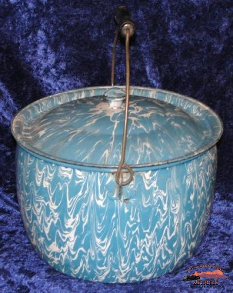 Berlin-Style Blue & White Large Swirl Preserving Kettle General Store Lighting