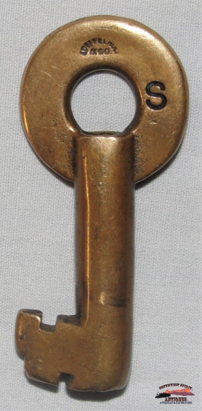 Cm&stprr - Chicago Milwaukee & St. Paul Railroad Brass Cast 1/2 Heart Shaped Switch Lock Key