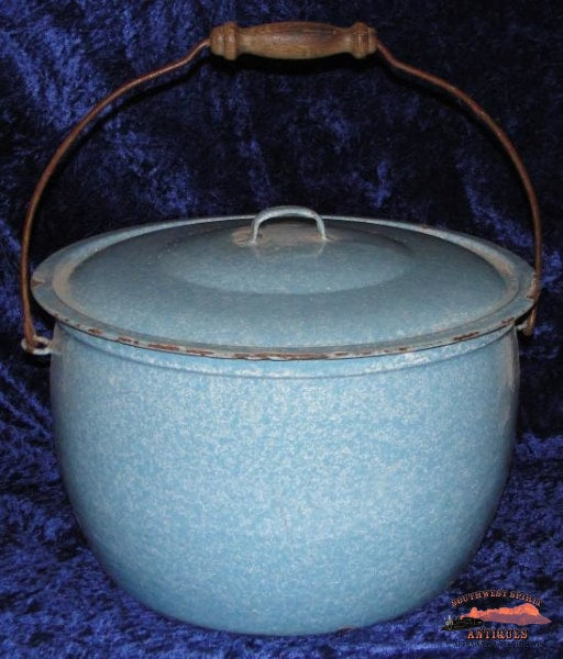 https://www.swspiritantiques.com/cdn/shop/products/powder-blue-puffy-graniteware-boilerpreserving-kettle-general-store-lighting-southwest-spirit-antiques-certified-appraisals_10_575_grande.jpg?v=1533339065